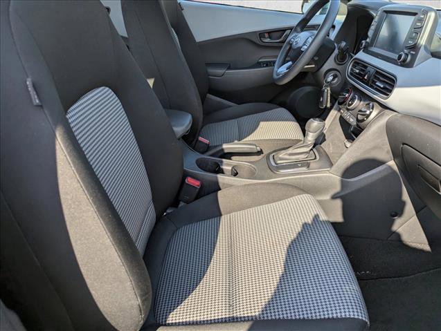 Used 2021 Hyundai Kona SE w/ Cargo Package image 27
