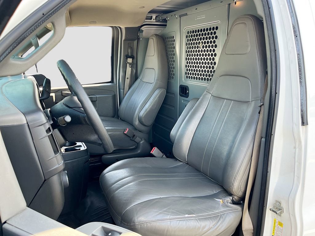 Used 2017 GMC Savana 2500 RWD image 18