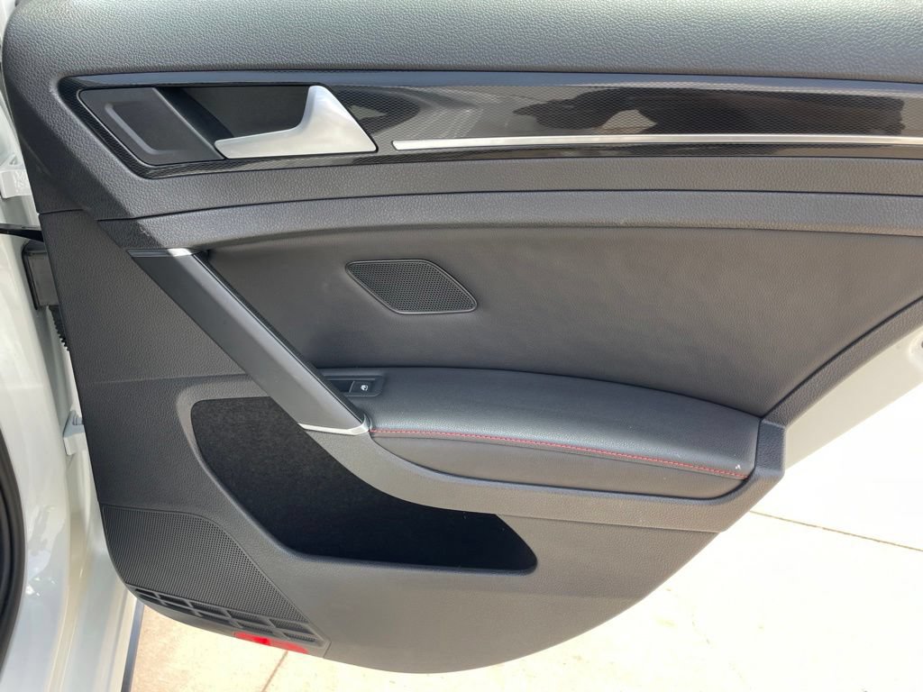 Used 2016 Volkswagen GTI SE FWD image 25