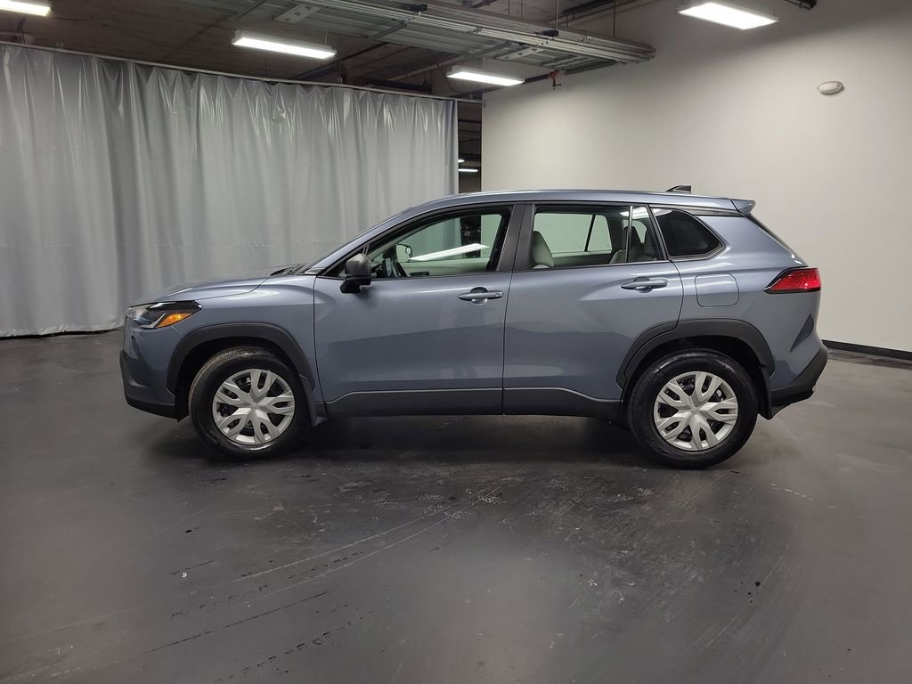 Used 2025 Toyota Corolla Cross L image 5