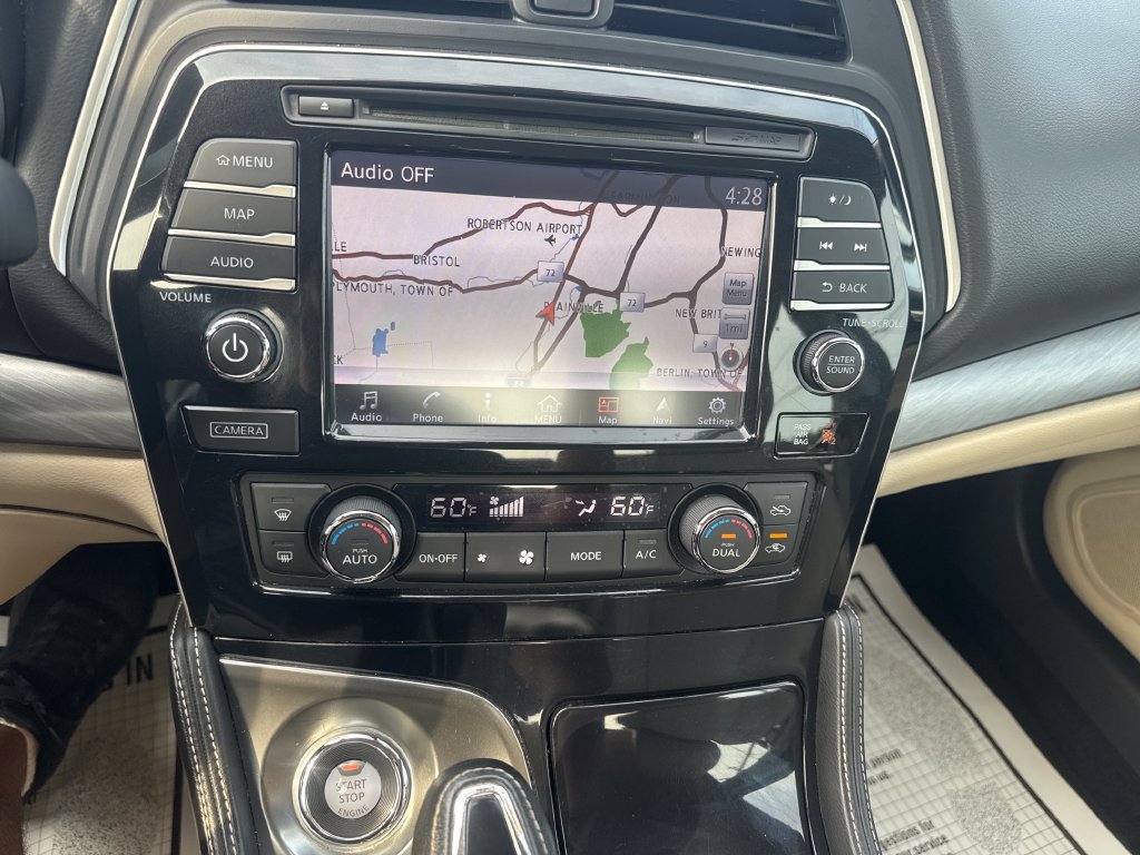 Used 2017 Nissan Maxima 3.5 SV w/ Interior Lighting Package FWD image 19