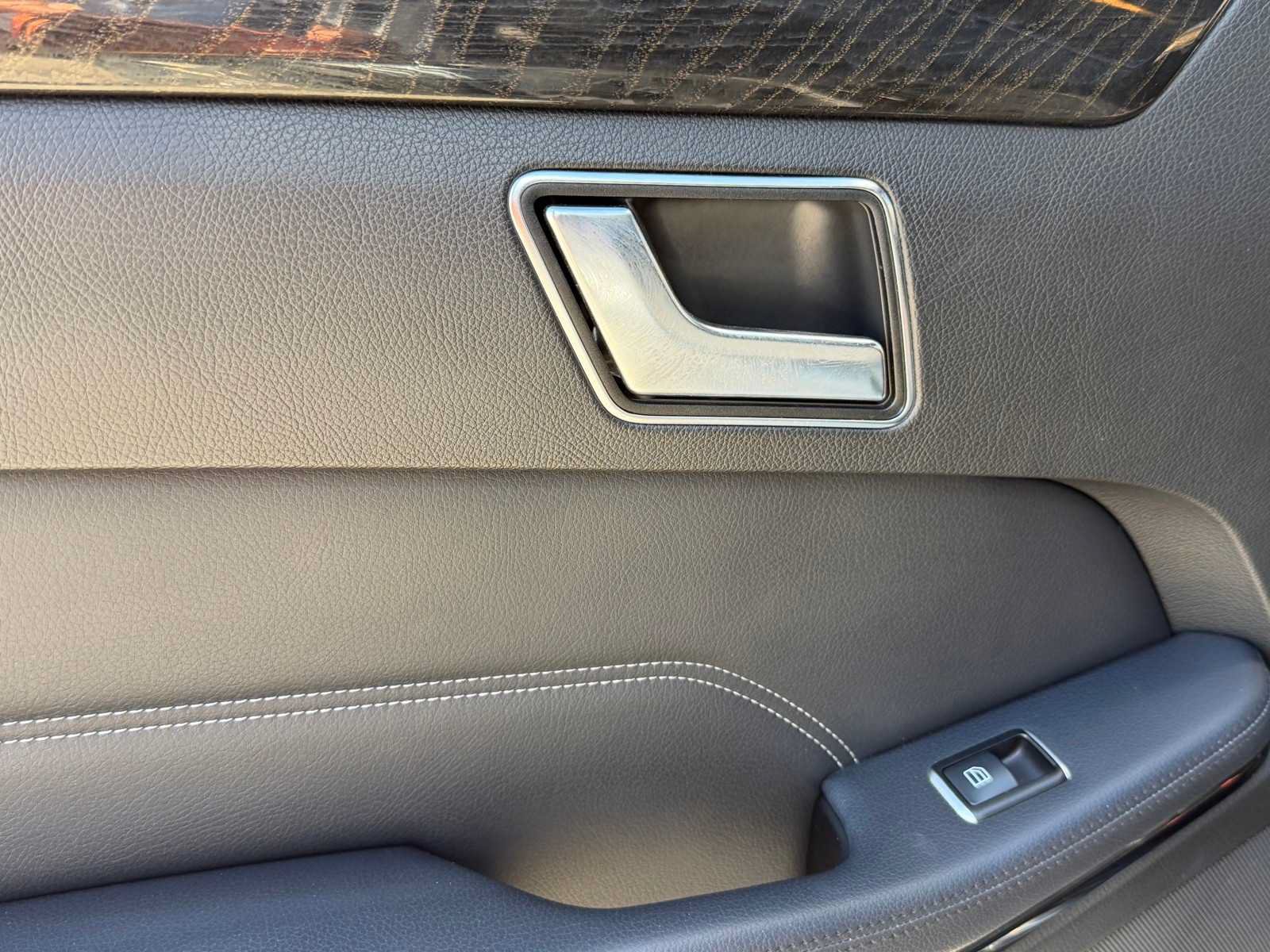 Used 2016 Mercedes-Benz E 350 Sedan image 23