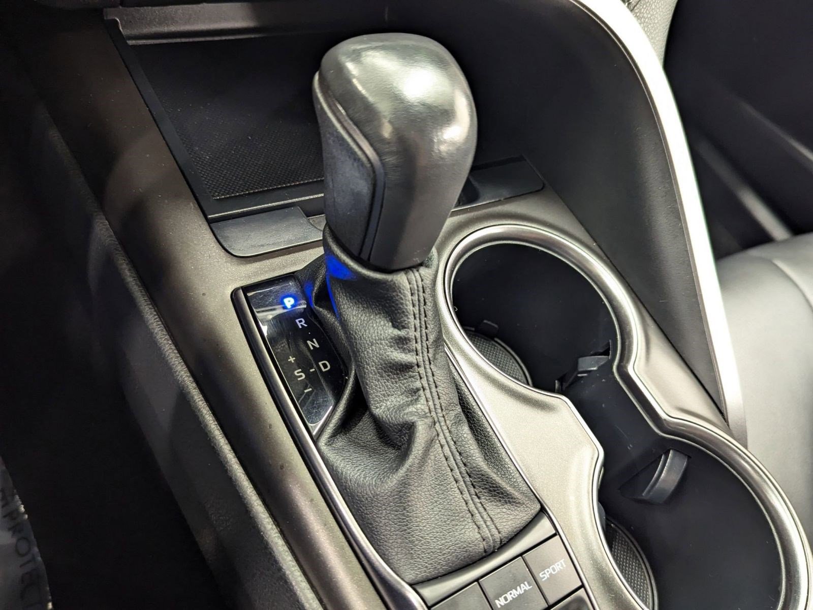 Used 2023 Toyota Camry SE image 13