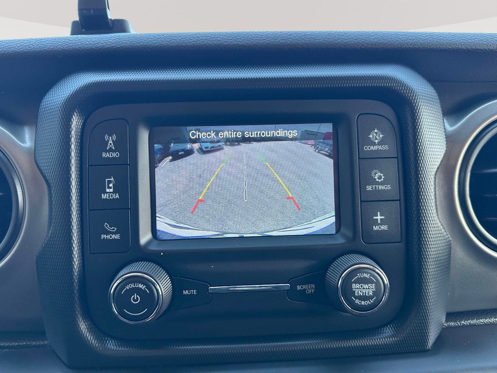 Used 2019 Jeep Wrangler Sport image 10