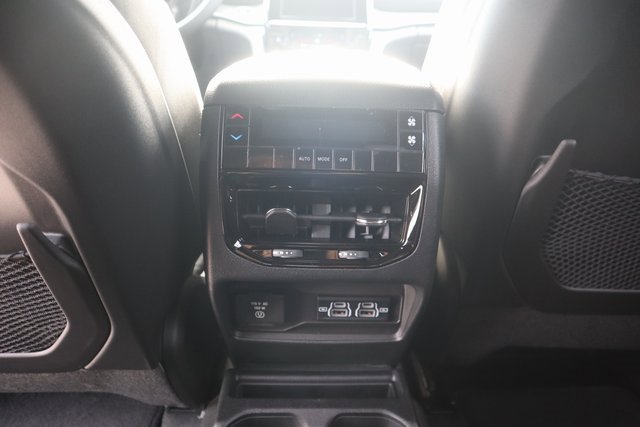 New 2025 Jeep Grand Cherokee L Laredo w/ Luxury Tech Group I image 6