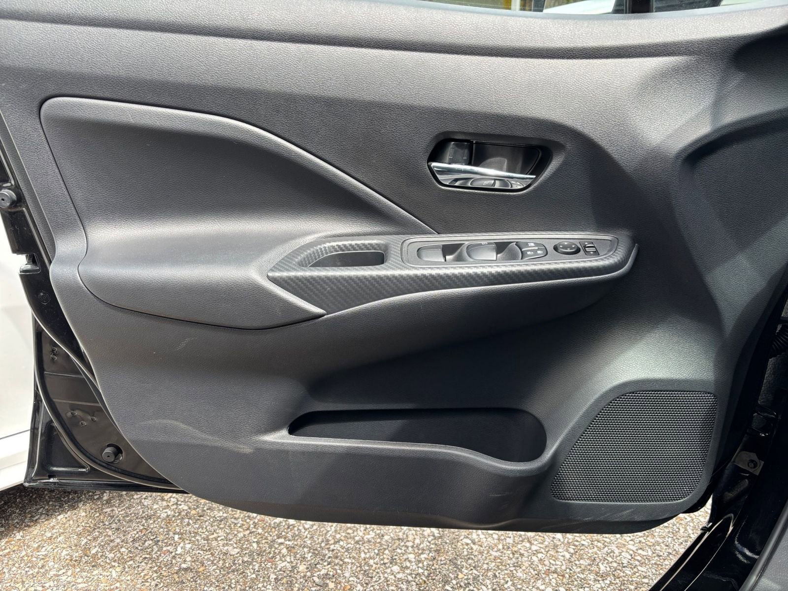 Used 2025 Nissan Versa SV FWD image 18