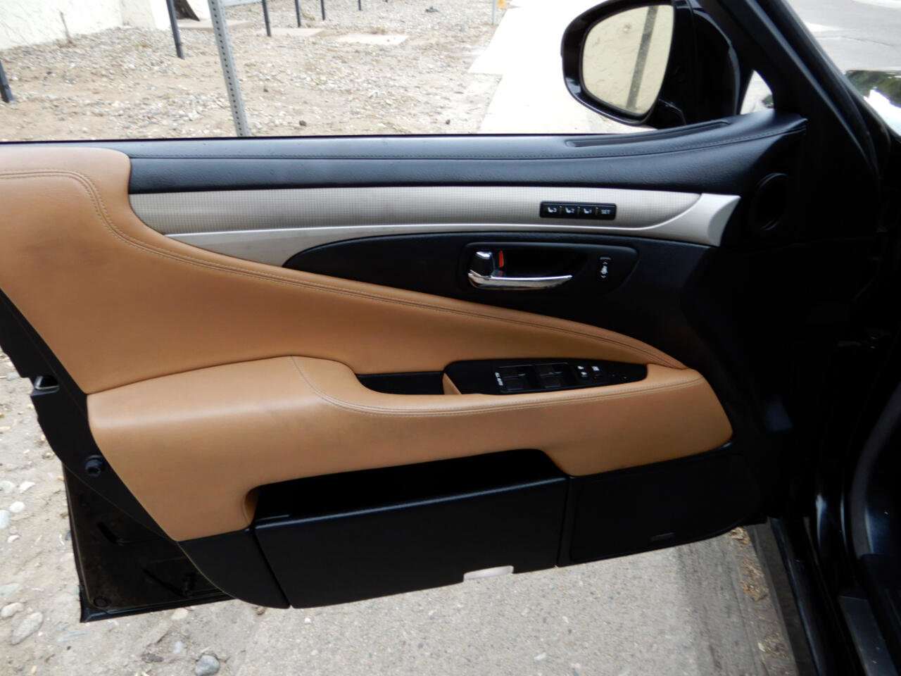 Used 2015 Lexus LS 460 w/ F Sport Package image 22