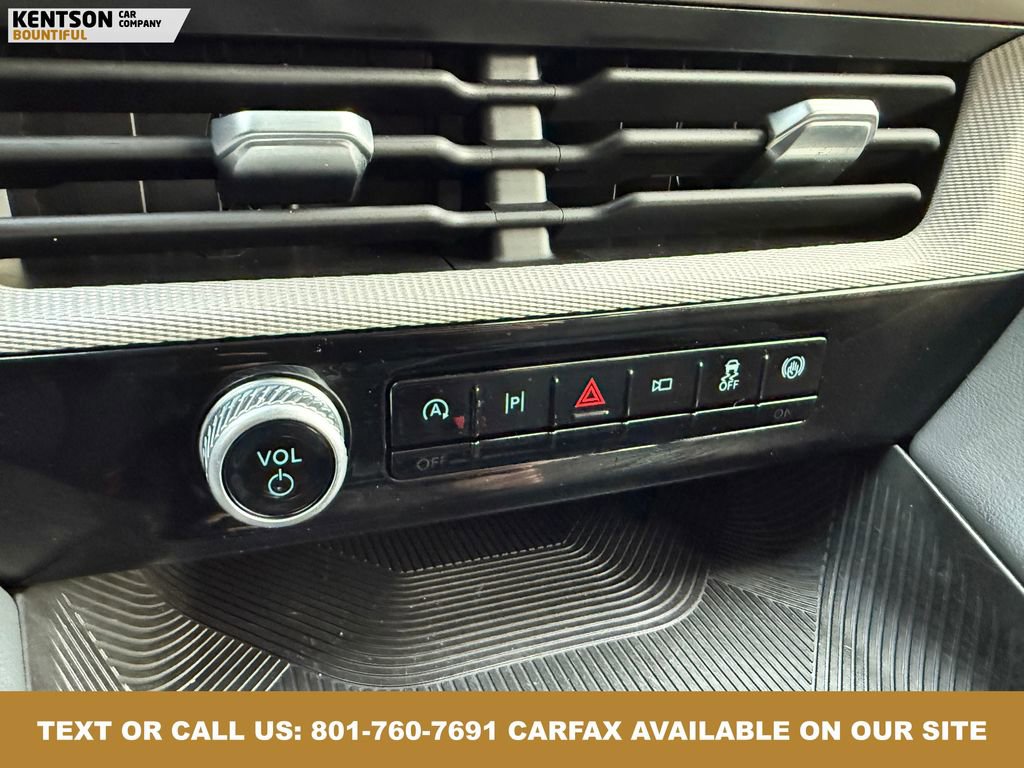 Used 2025 Ford Explorer Active image 23