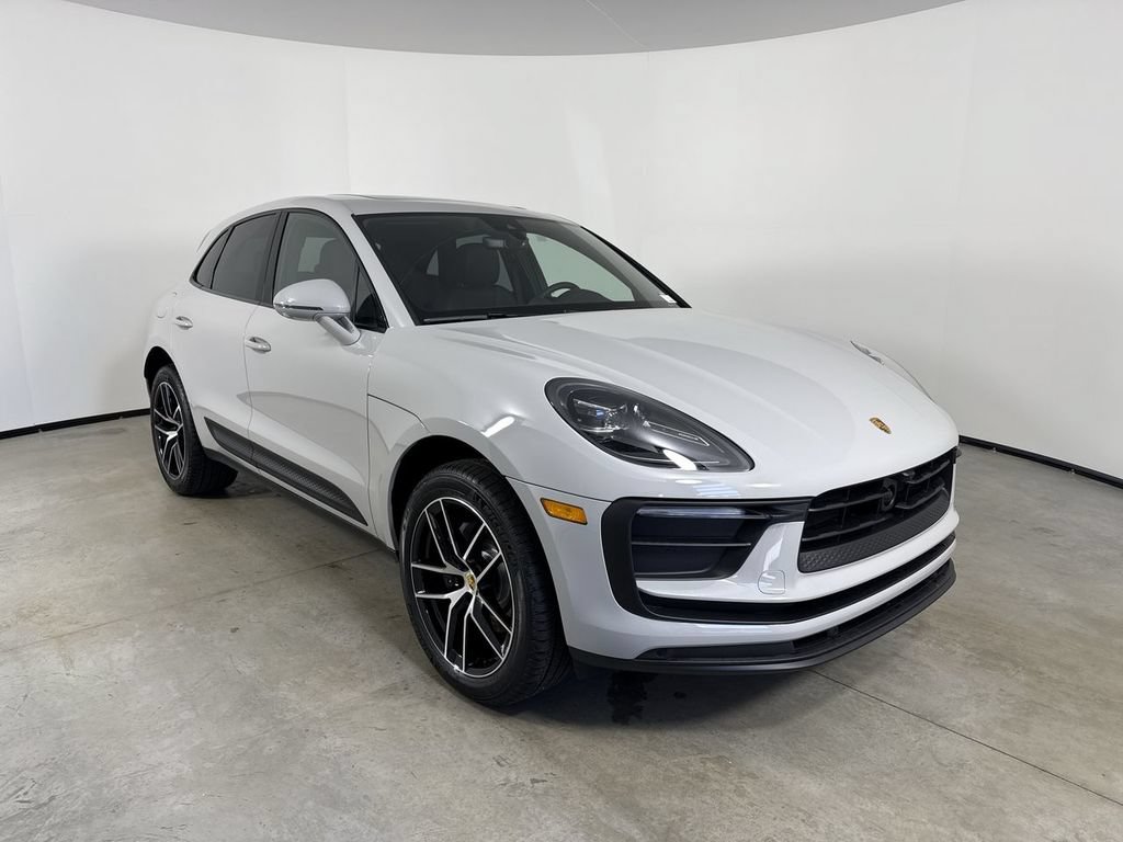 New 2026 Porsche Macan AWD/4WD image 9