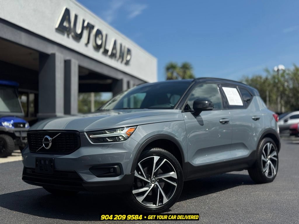 Used 2022 Volvo XC40 T5 R-Design w/ Climate Package AWD/4WD image 1