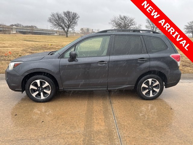 Used 2017 Subaru Forester 2.5i Premium w/ All-Weather Package image 5