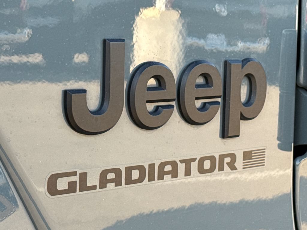 Used 2024 Jeep Gladiator Sport AWD/4WD image 6