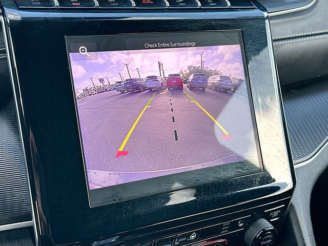 Used 2024 Jeep Grand Cherokee L Altitude AWD/4WD image 13