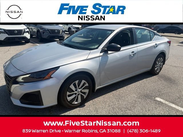 Used 2025 Nissan Altima 2.5 S FWD image 19