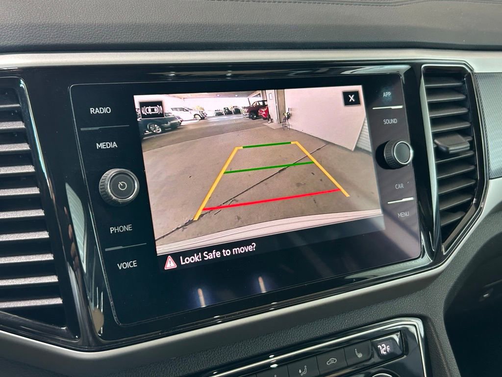 Used 2022 Volkswagen Atlas Cross Sport SE w/ Black Wheel Package image 18