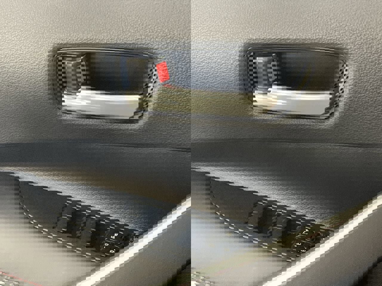 Used 2025 Toyota Corolla SE w/ Convenience Package image 19