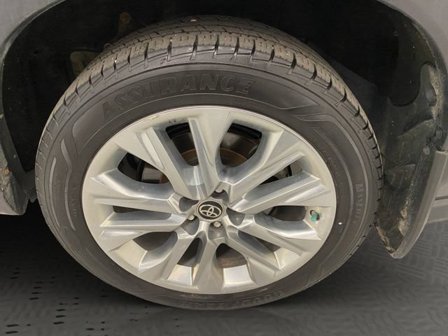 Used 2021 Toyota Highlander Limited AWD/4WD image 39