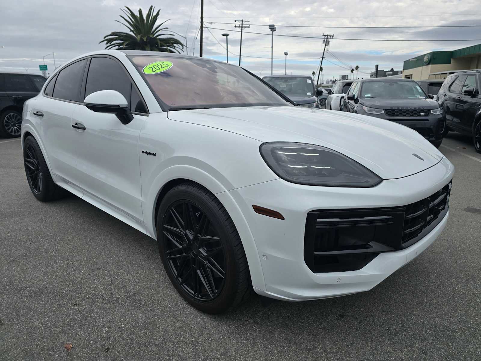 Used 2025 Porsche Cayenne Turbo image 7