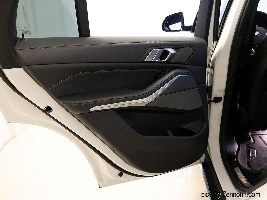 Used 2023 BMW X5 xDrive40i w/ Premium Package image 30