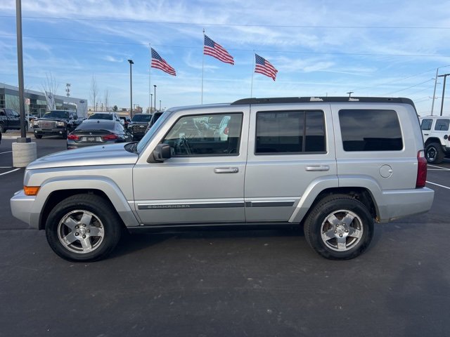 Used 2010 Jeep Commander Sport image 8