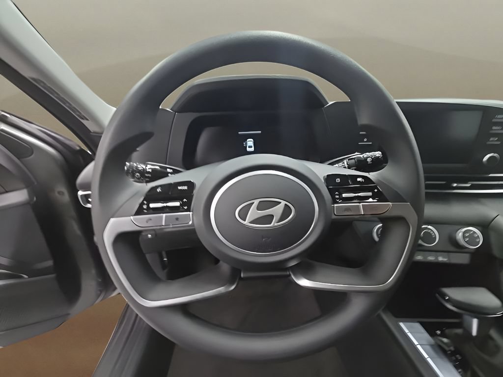 New 2026 Hyundai Elantra SE FWD image 30