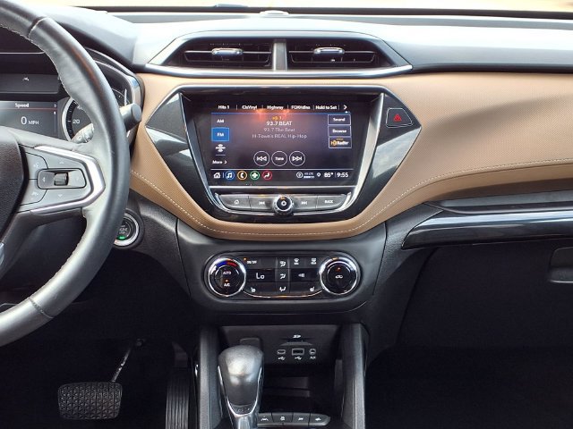 Used 2021 Chevrolet TrailBlazer ACTIV w/ Technology Package FWD image 8