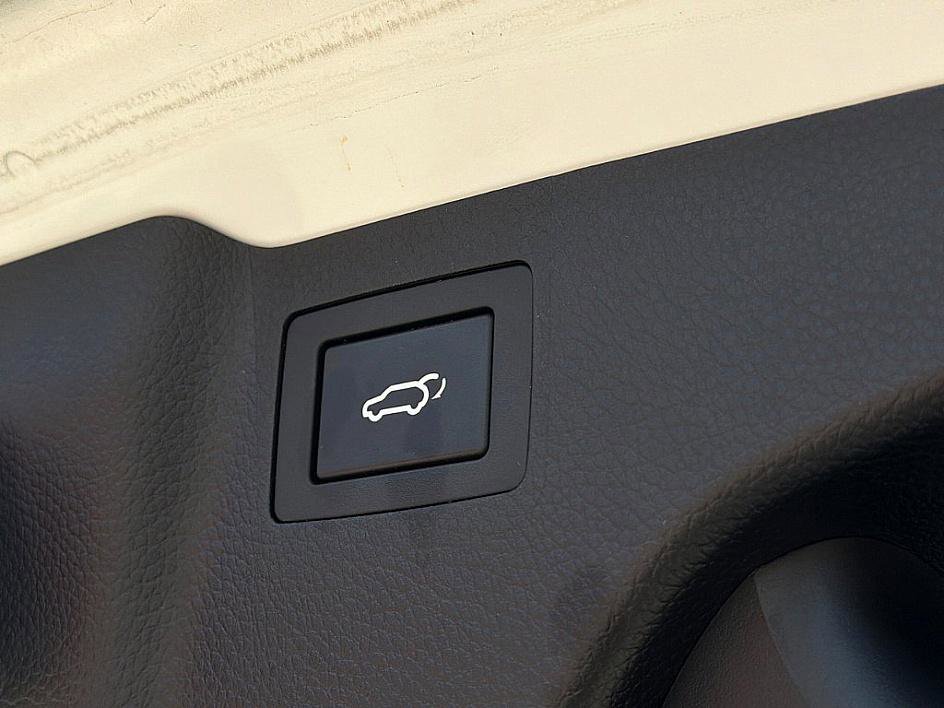 Used 2017 Hyundai Santa Fe Sport image 28