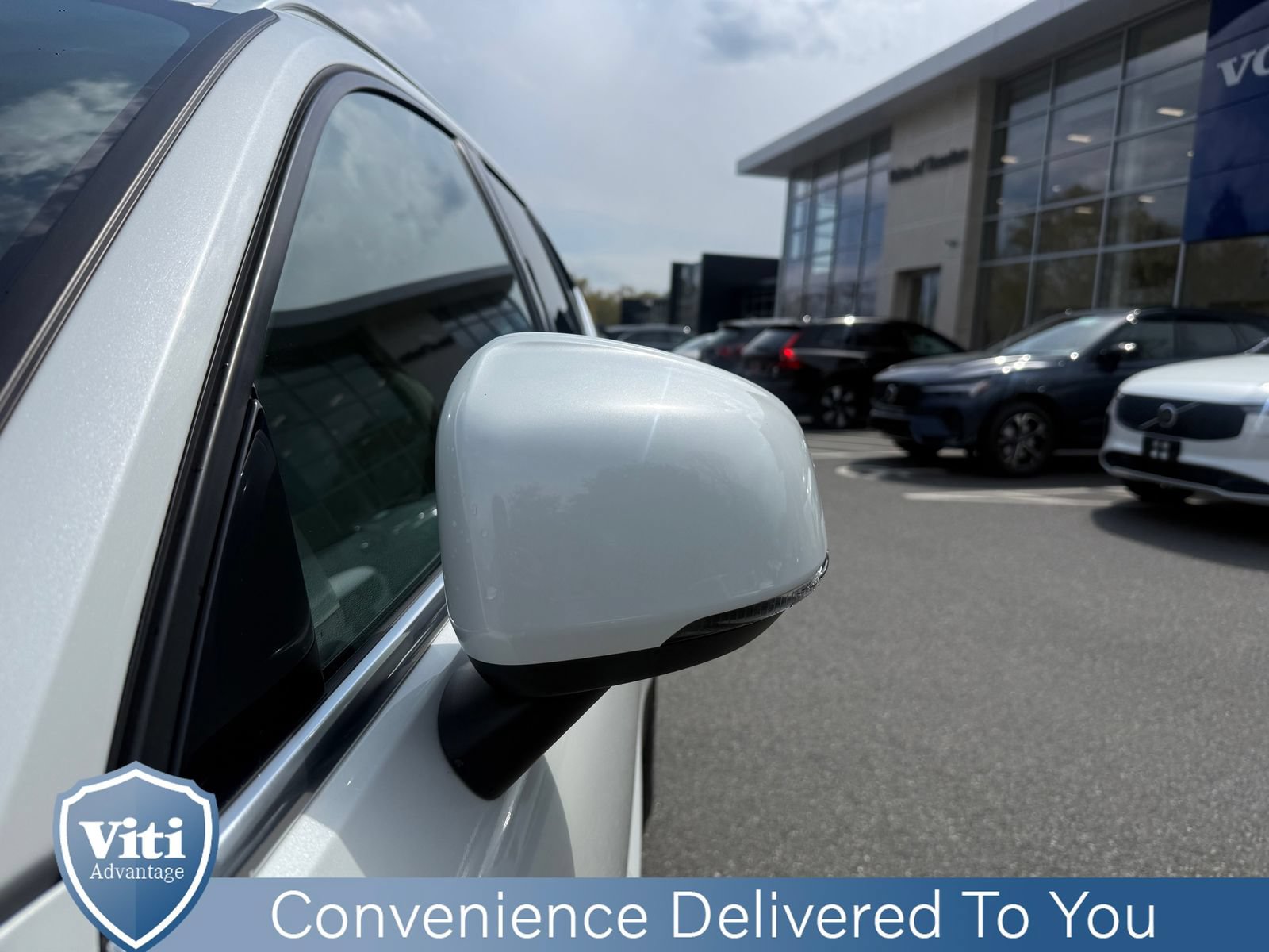 Certified 2024 Volvo XC40 B5 Plus w/ Protection Package Premier AWD/4WD image 11