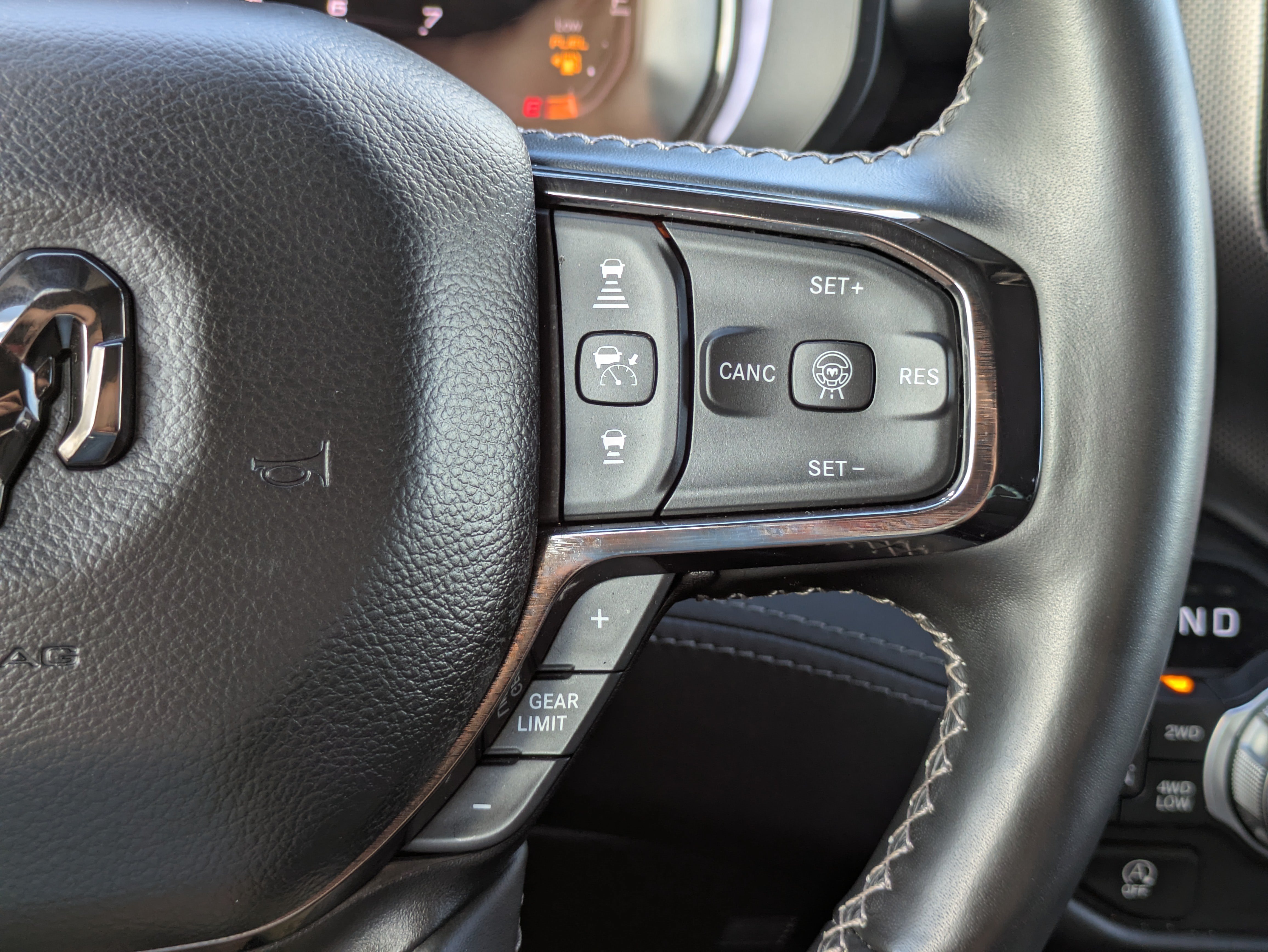 Used 2025 RAM 1500 Limited AWD/4WD image 37