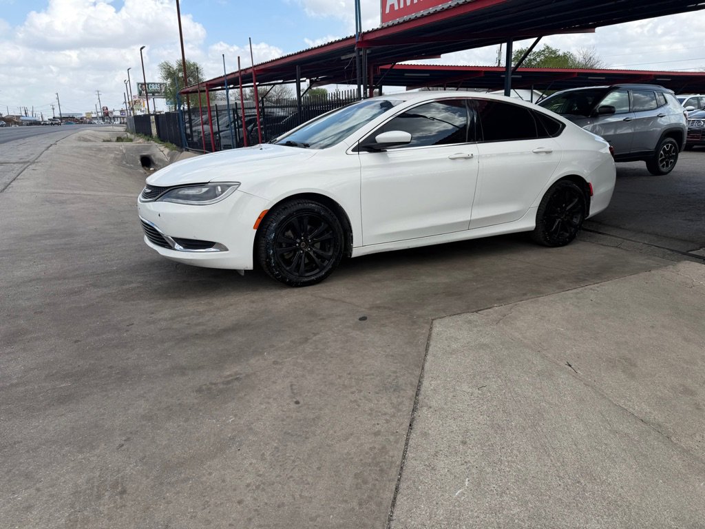 Used 2015 Chrysler 200 Limited w/ Convenience Group FWD image 3