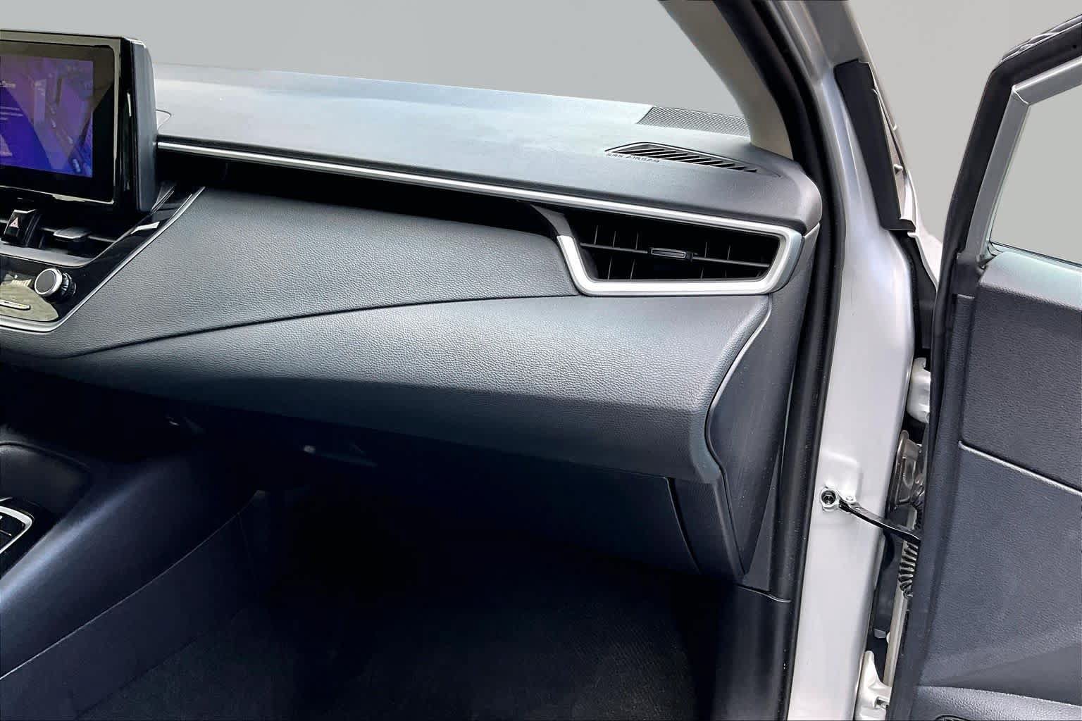 Certified 2025 Toyota Corolla LE FWD image 19