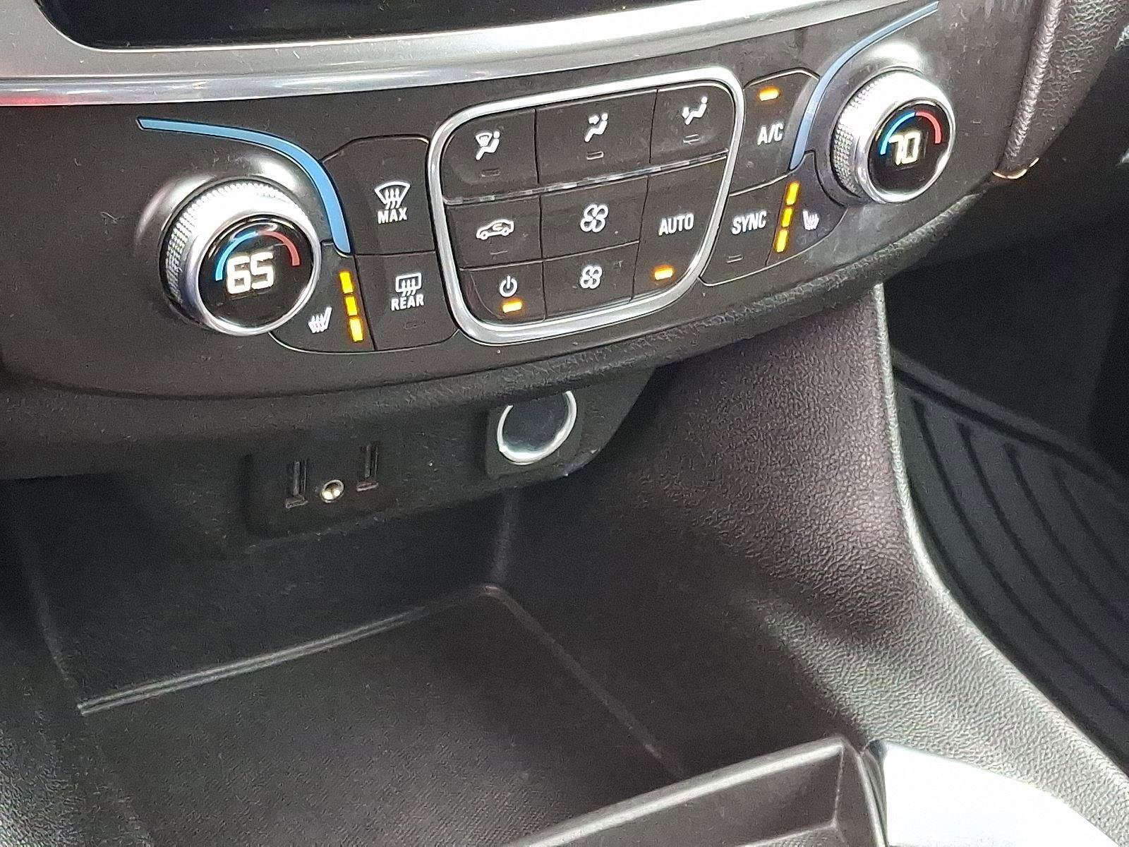 Used 2020 Chevrolet Traverse LT image 17