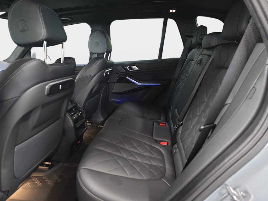 Used 2026 BMW X5 sDrive40i w/ M Sport Package RWD image 12