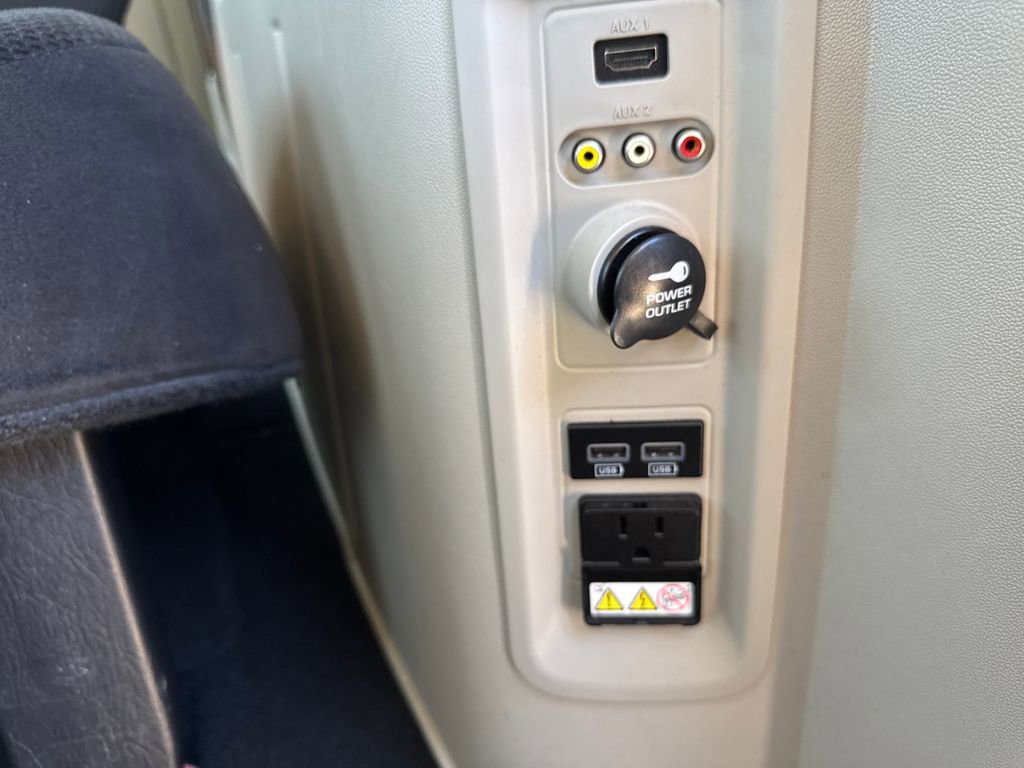 Certified 2016 Dodge Grand Caravan SXT w/ Rear Park Assist Package image 33