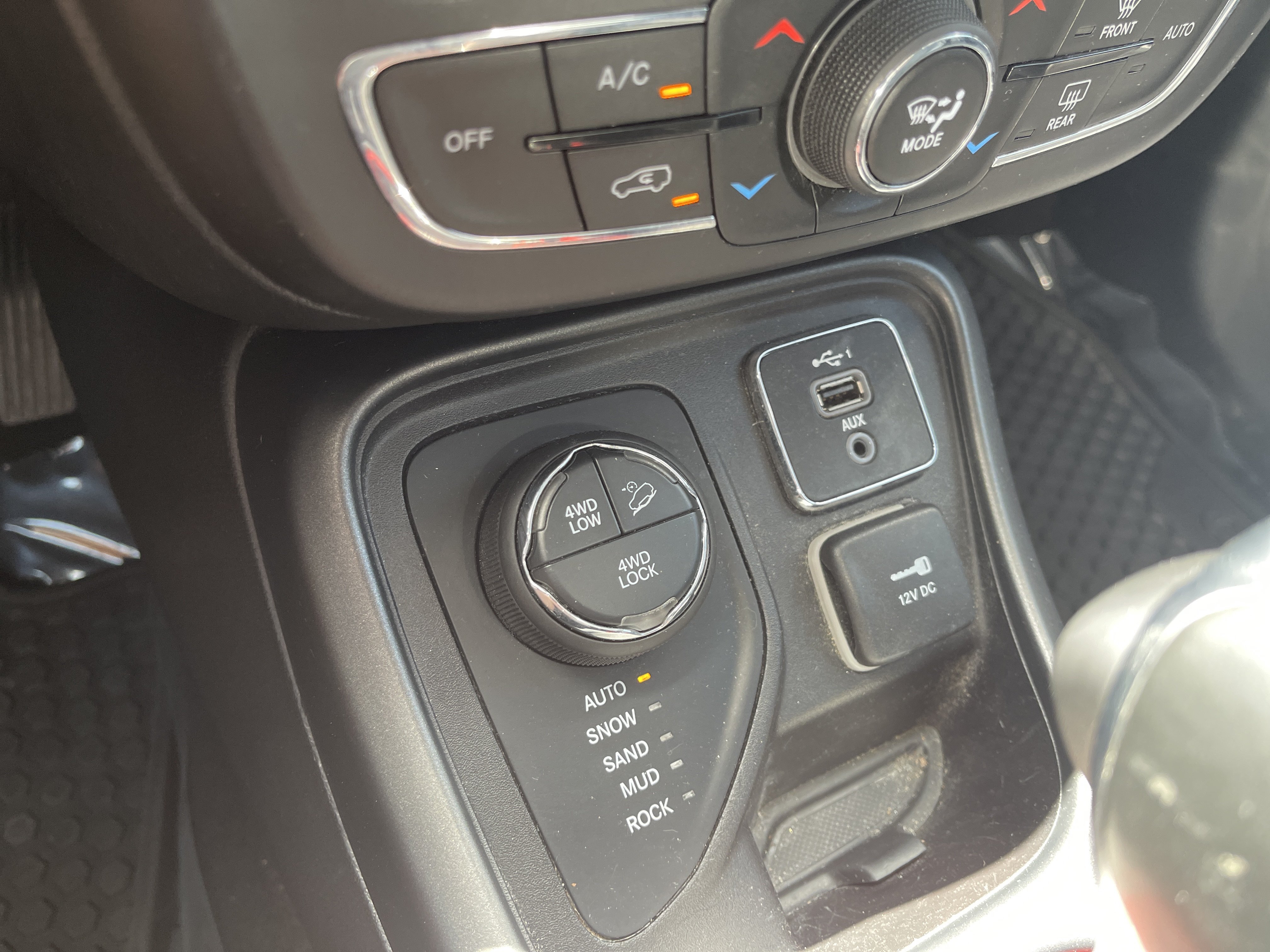 Used 2021 Jeep Compass Trailhawk AWD/4WD image 25