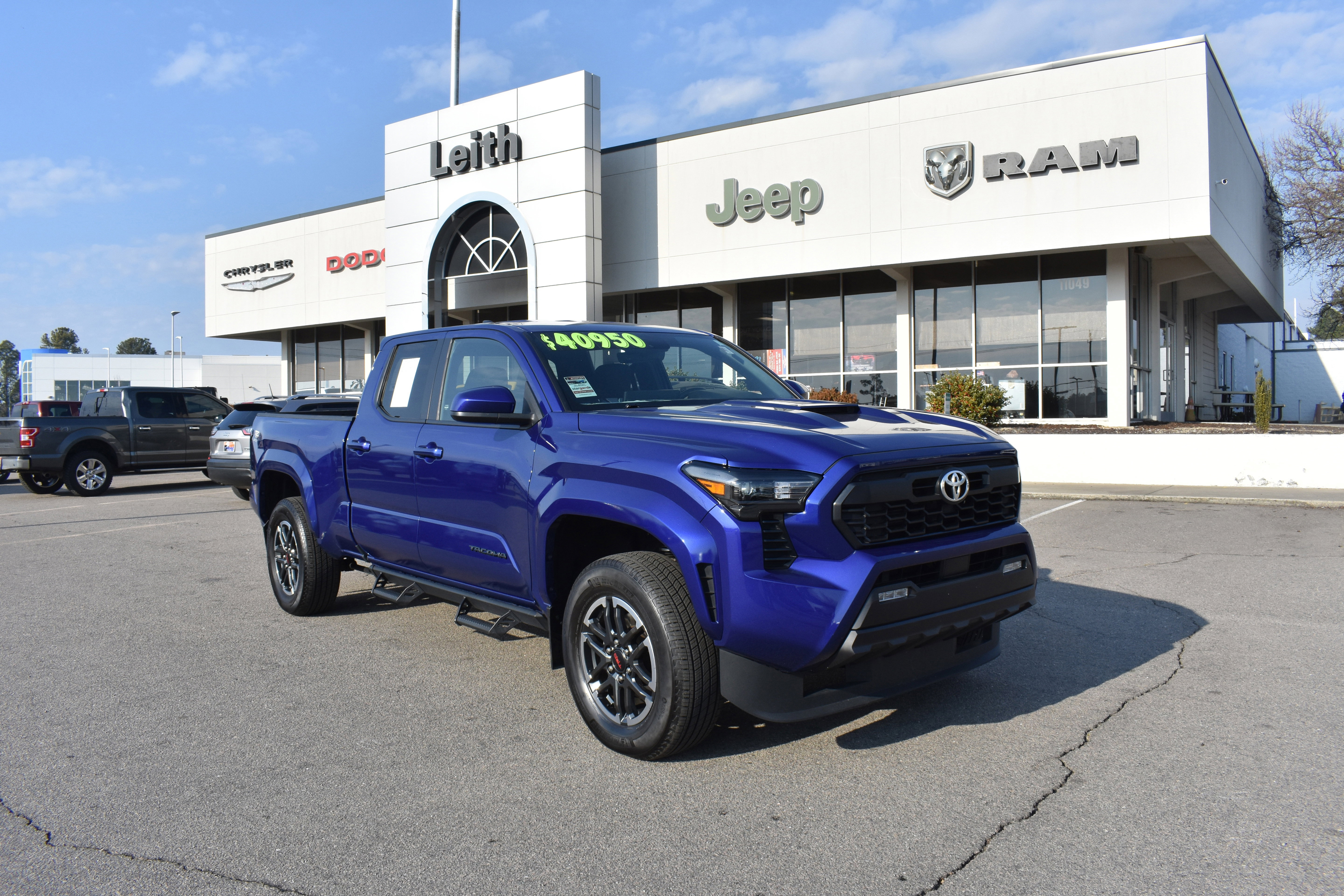 Used 2024 Toyota Tacoma TRD Sport image 1
