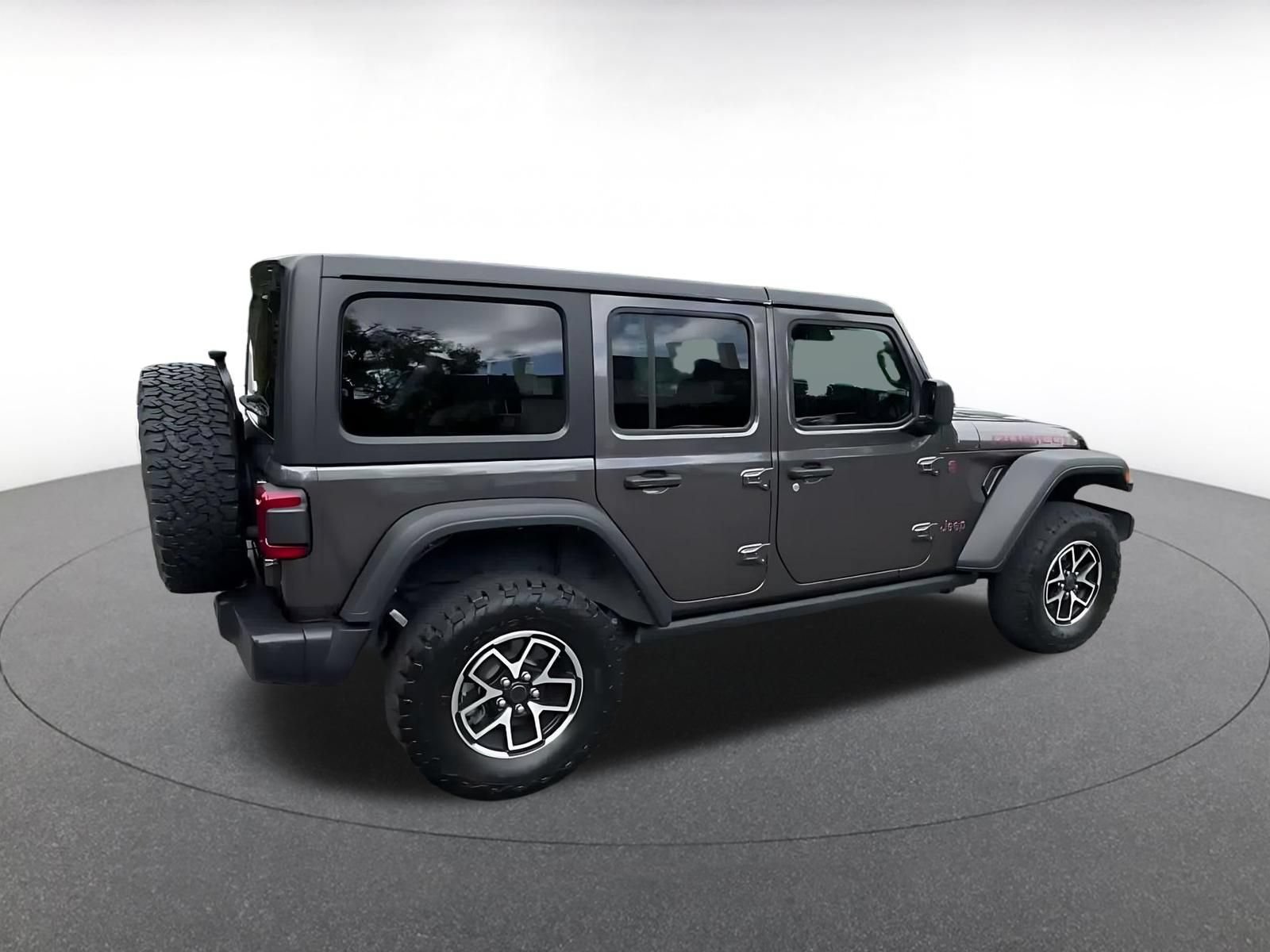 Used 2025 Jeep Wrangler Unlimited Rubicon AWD/4WD image 13