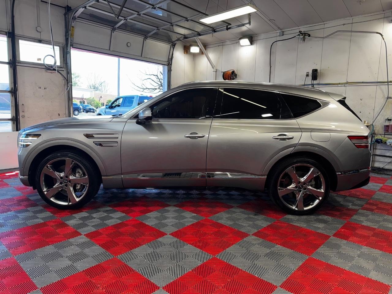 Used 2022 Genesis GV80 2.5T w/ Prestige Package 04 image 3