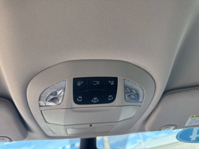 Used 2024 Chrysler Pacifica Touring-L FWD image 29