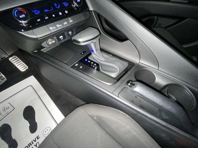 Used 2025 Hyundai Elantra Sport image 19
