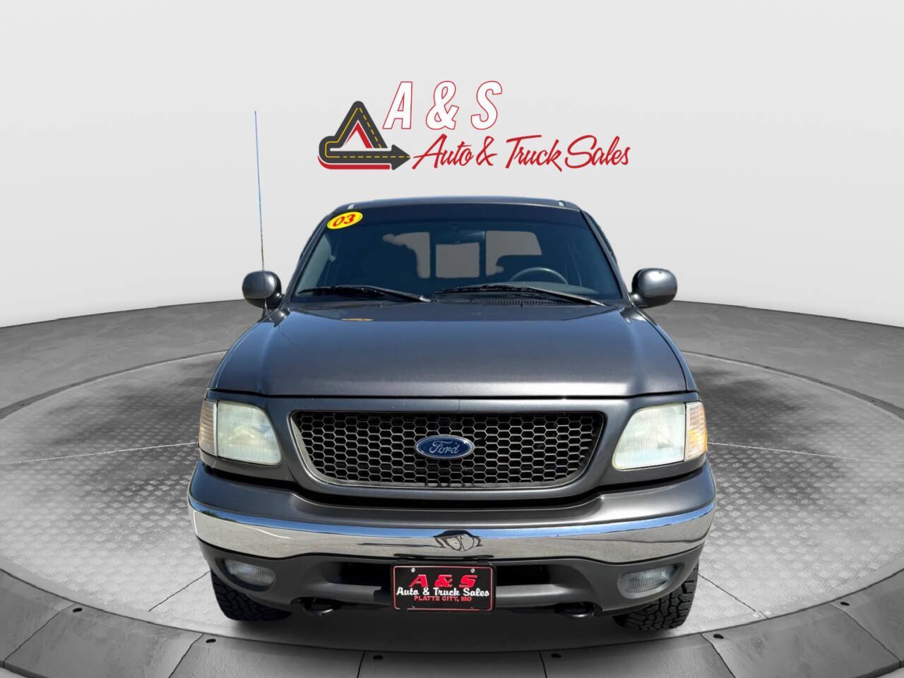 Used 2003 Ford F150 XLT AWD/4WD image 2