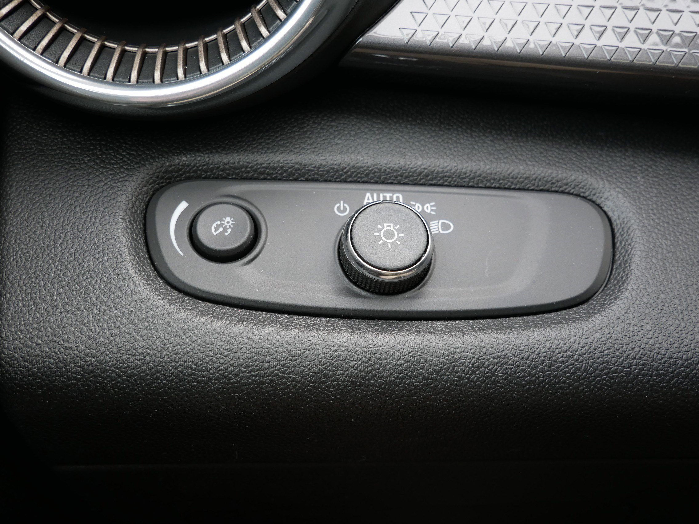 New 2026 Chevrolet Trax ACTIV w/ Sunroof Package image 22