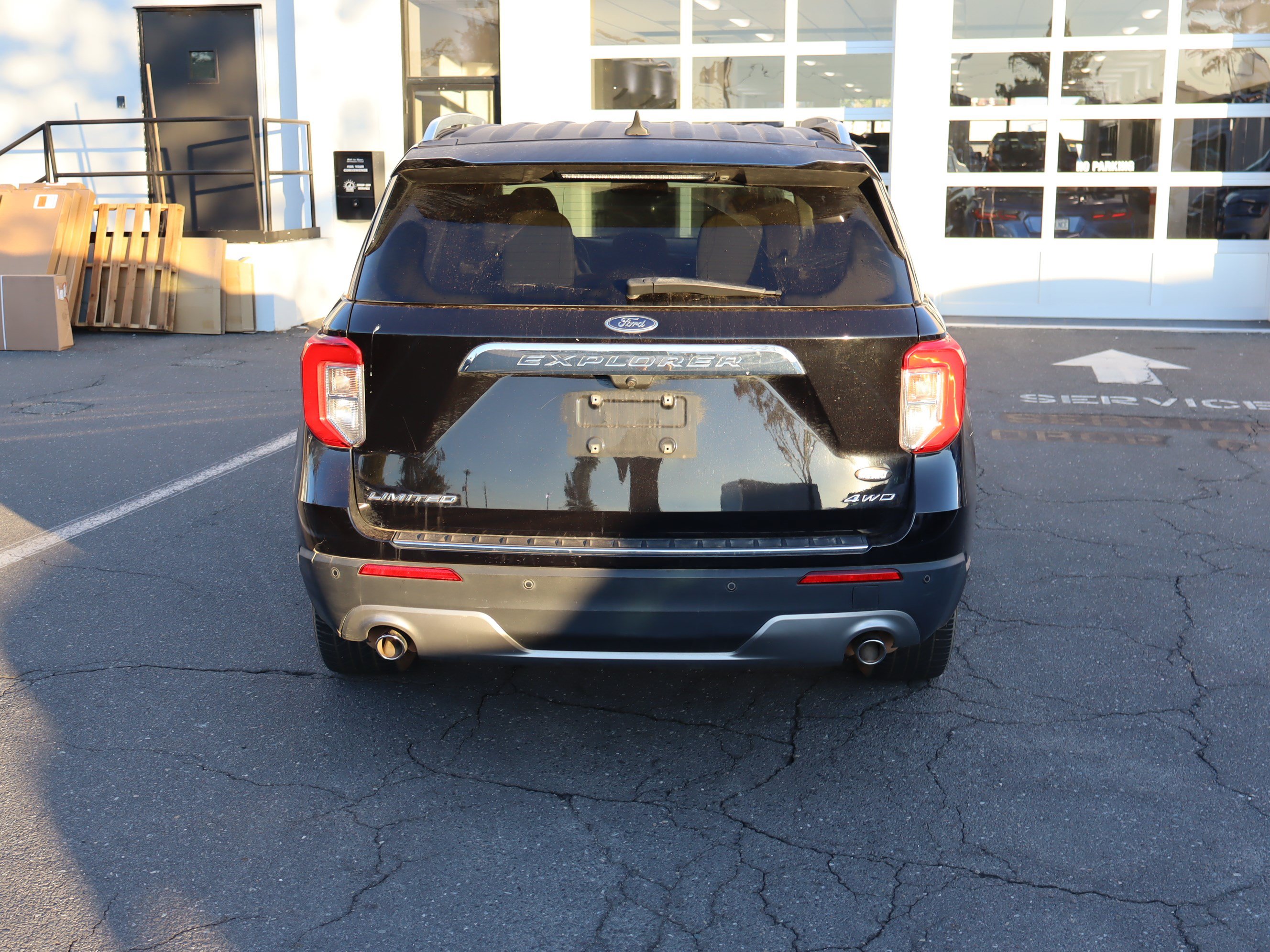 Used 2023 Ford Explorer Limited AWD/4WD image 9