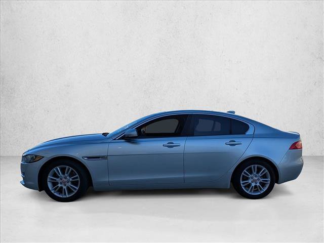 Used 2017 Jaguar XE Premium image 8