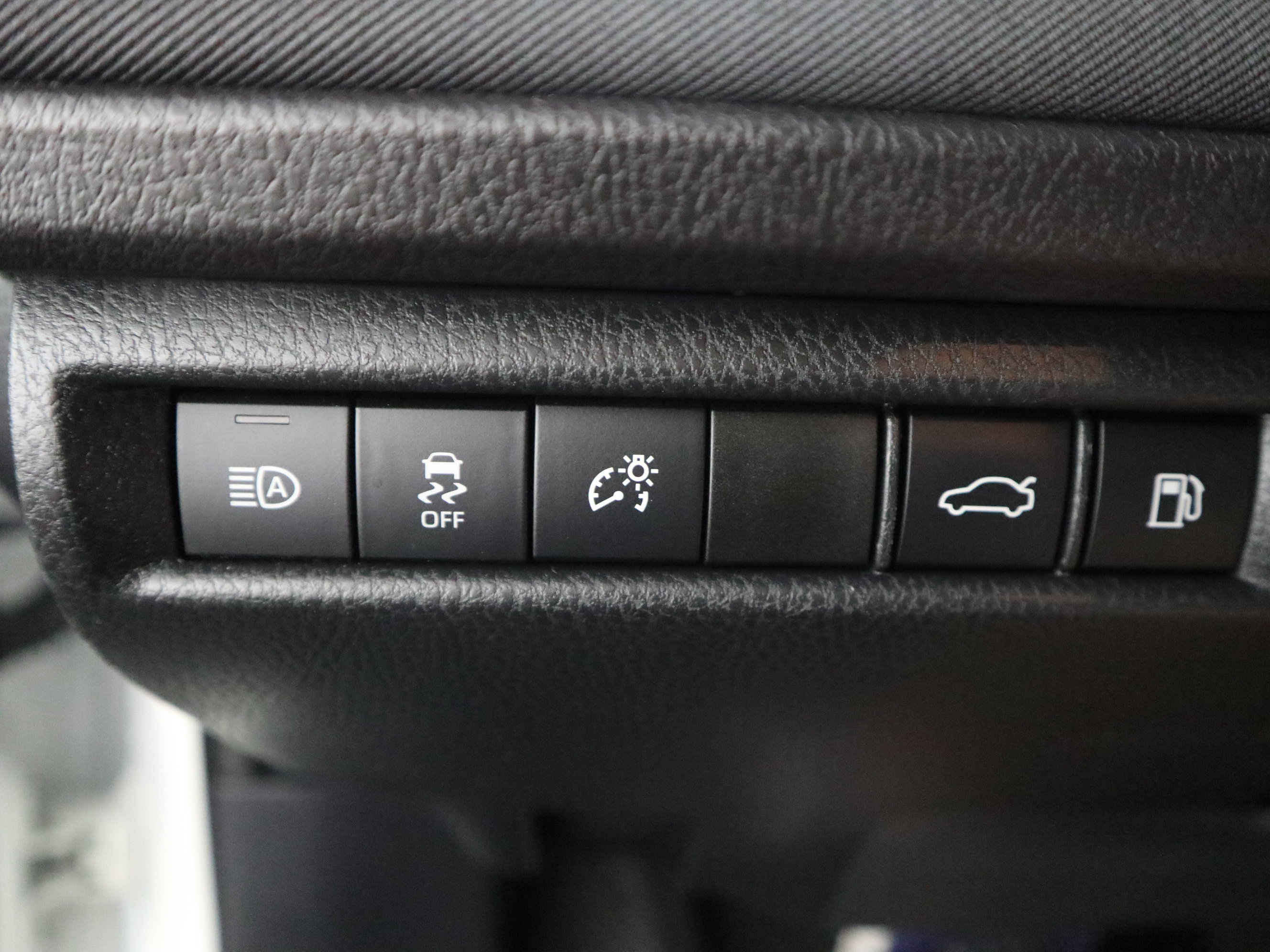 Used 2025 Toyota Camry LE FWD image 29