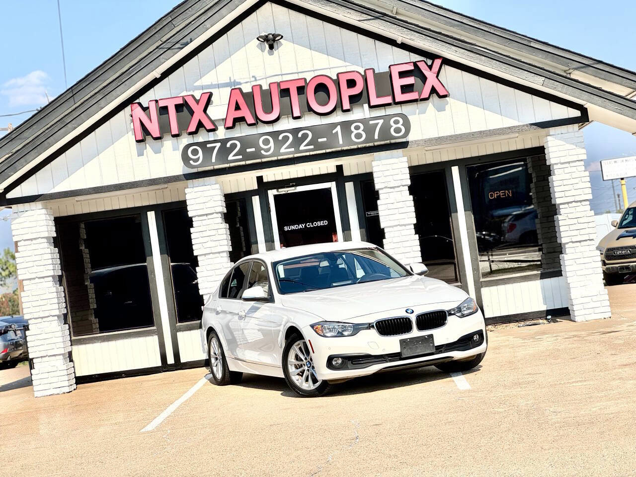 Used 2017 BMW 320i Sedan