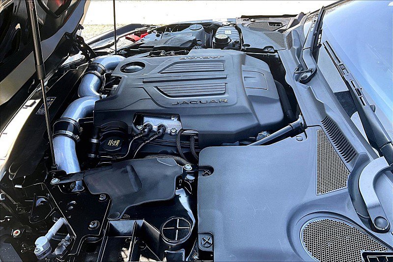 Used 2017 Jaguar F-TYPE R image 9