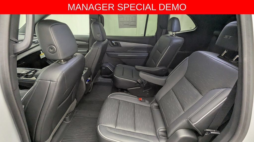 Used 2026 Buick Enclave Sport Touring w/ Power Package AWD/4WD image 29