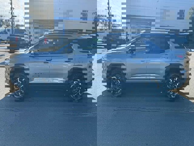 New 2026 Chevrolet Equinox ACTIV w/ Convenience Package III image 4