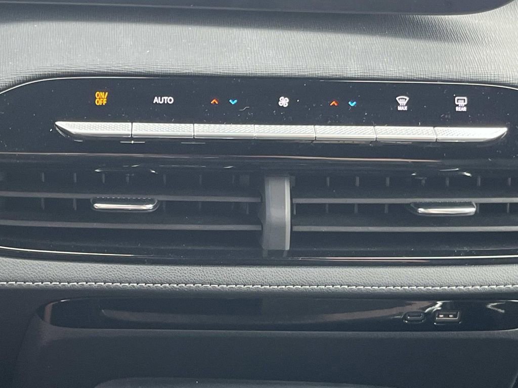 Certified 2025 Buick Enclave Preferred w/ Super Cruise Package image 23